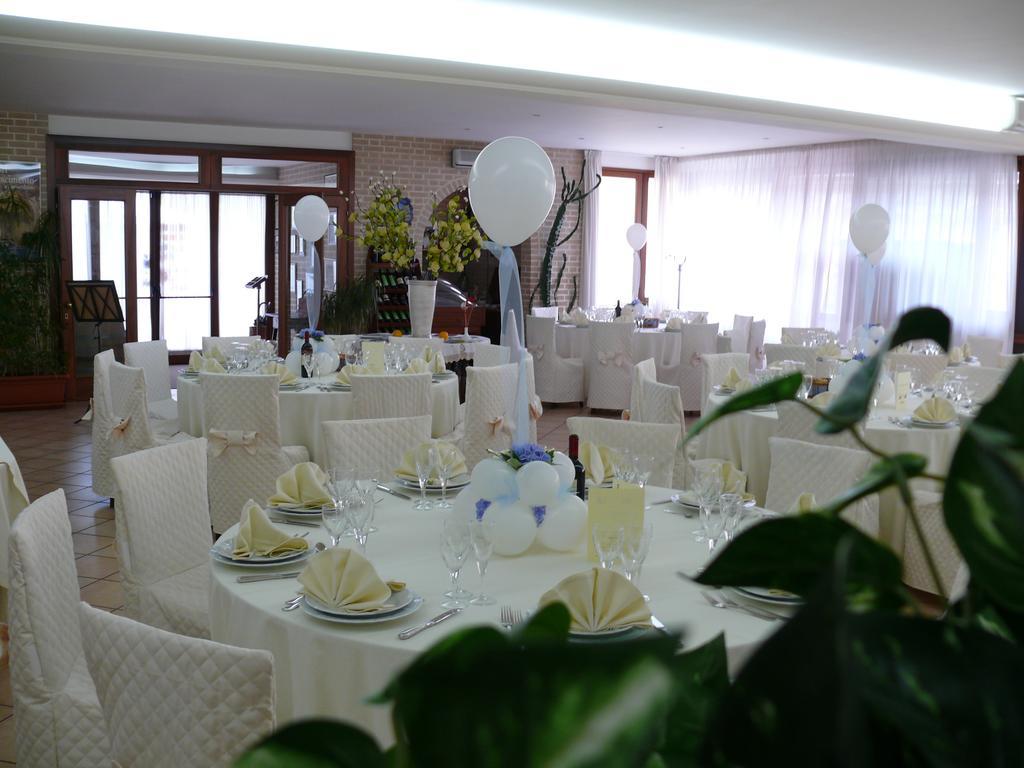Due Torri Hotel San Severino Marche Ngoại thất bức ảnh