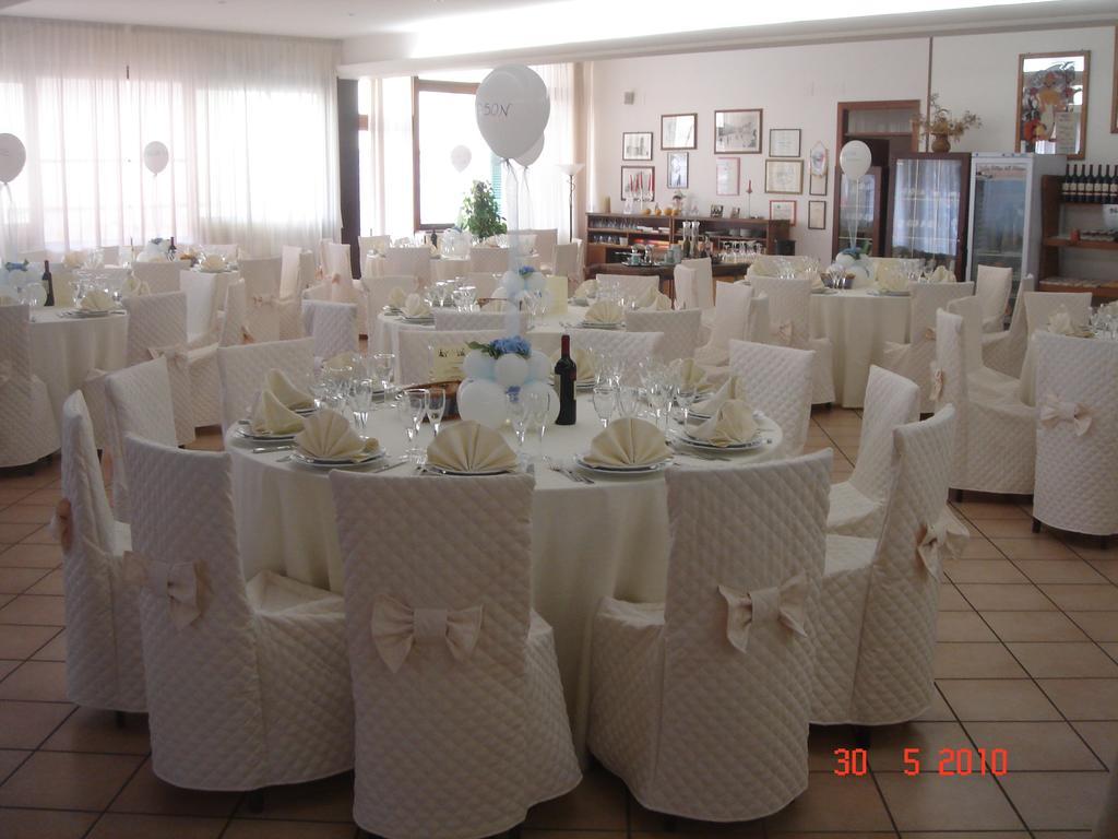 Due Torri Hotel San Severino Marche Ngoại thất bức ảnh