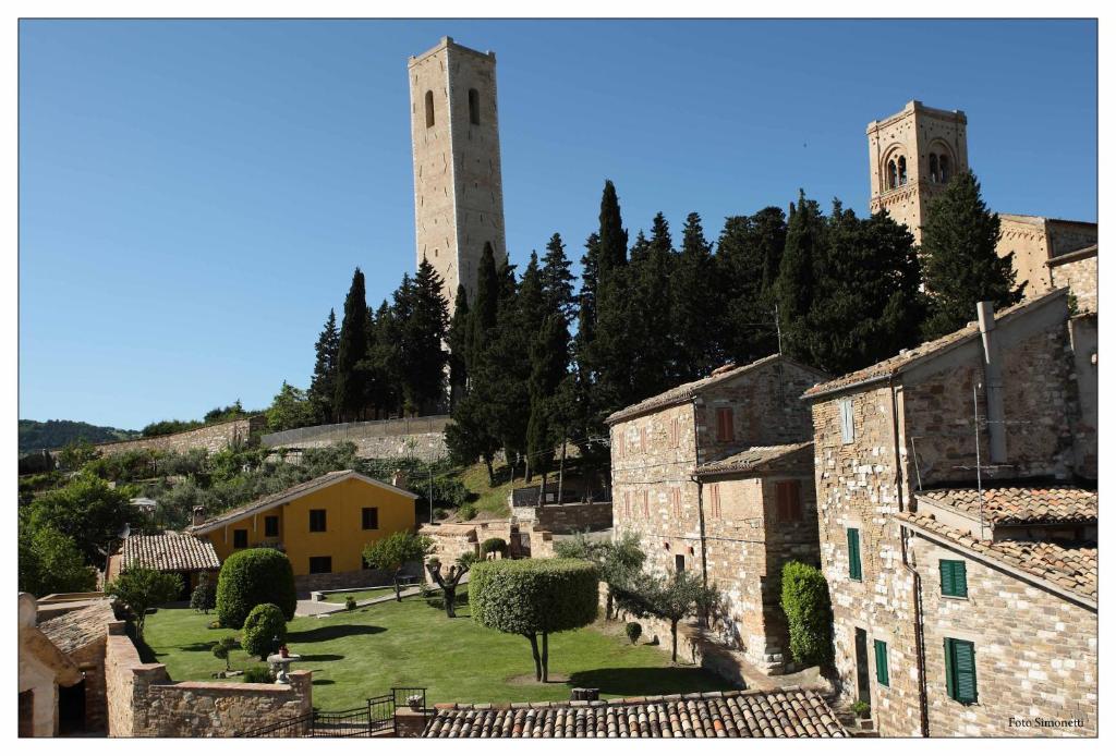 Due Torri Hotel San Severino Marche Ngoại thất bức ảnh