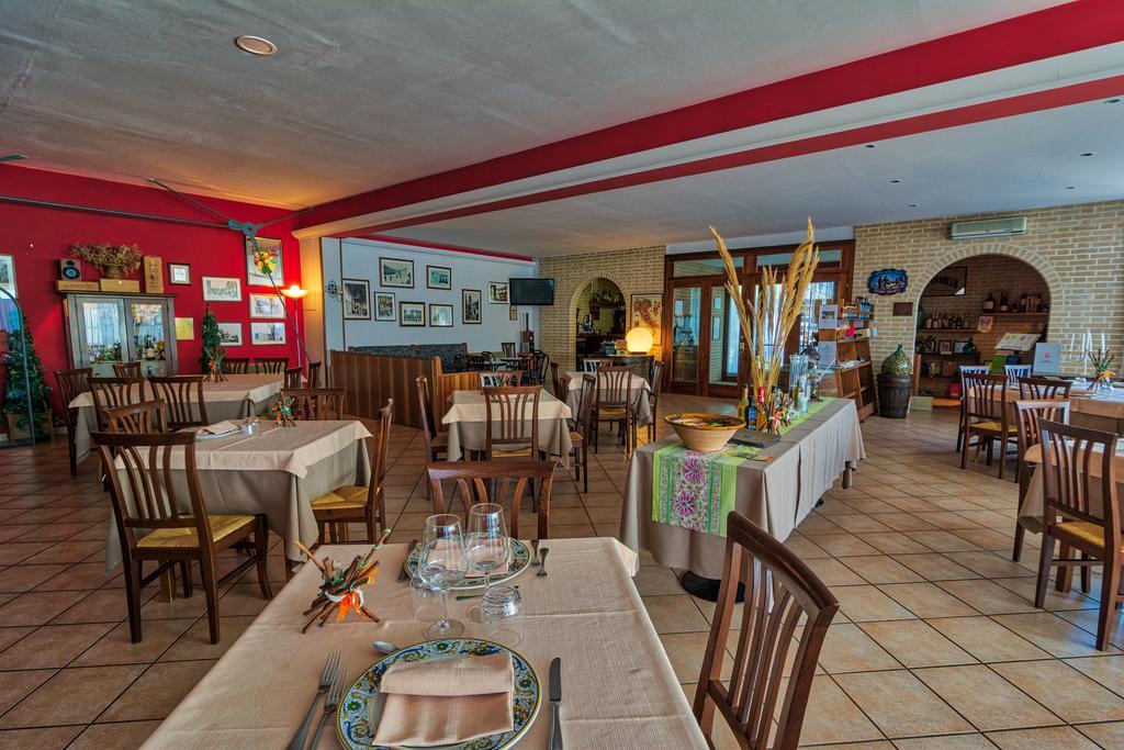 Due Torri Hotel San Severino Marche Ngoại thất bức ảnh