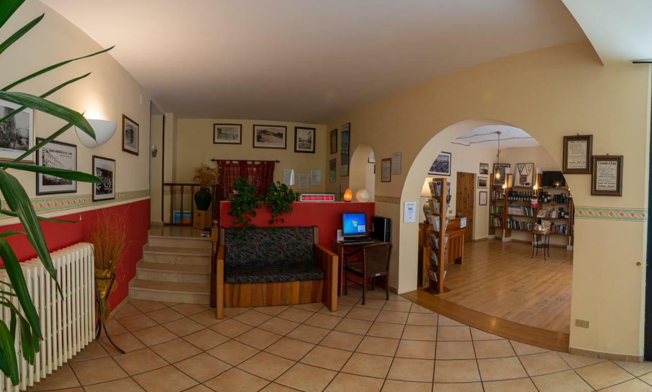 Due Torri Hotel San Severino Marche Ngoại thất bức ảnh